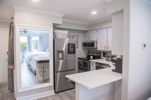 1 chambre, bureau, fer et planche à repasser, Wi-Fi gratuit