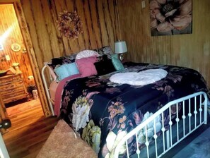 1 bedroom - HOCHATOWN OK Hotel ENCHANTED'S ROSE COTTAGE (Broken Bow)