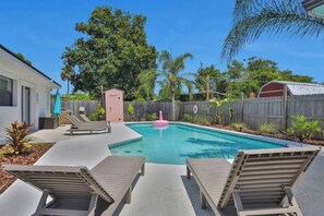 Pool - *Pink Flamingo House* -Pool, Gazebo, Luxury (Jacksonville Beach)