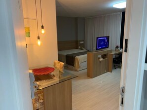 1 chambre, coffres-forts dans les chambres, fer et planche à repasser