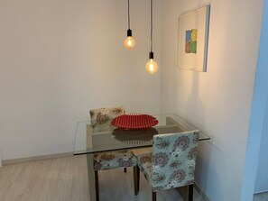 Dining - Spectacular loft ideal for couples - close to Rock in Rio and concert arenas.  (Rio de Janeiro)