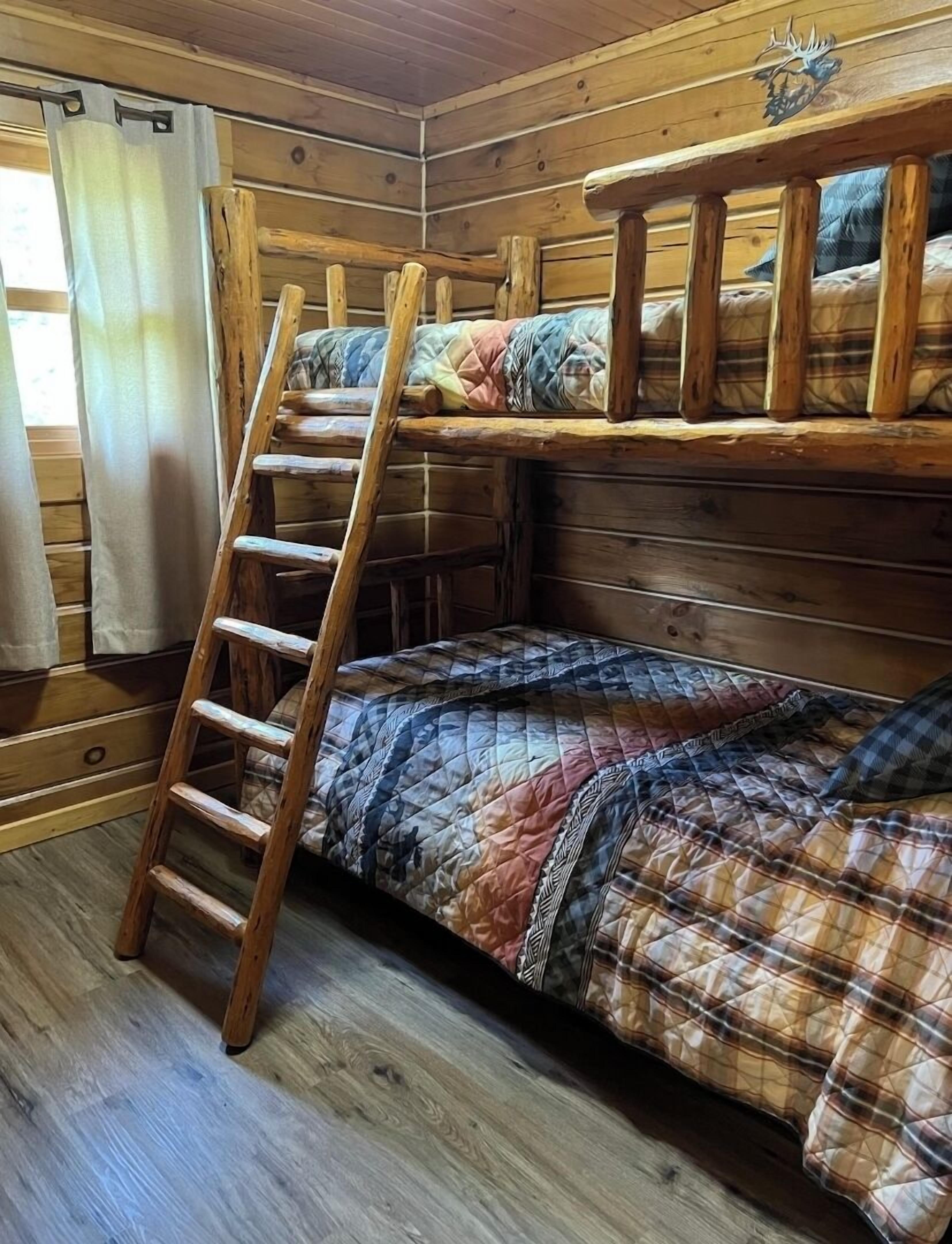 4 bedrooms, travel crib, free WiFi, bed sheets