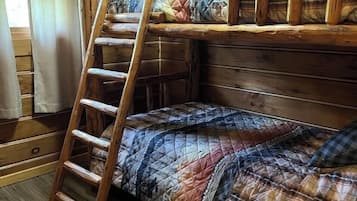 4 bedrooms, travel crib, free WiFi, bed sheets