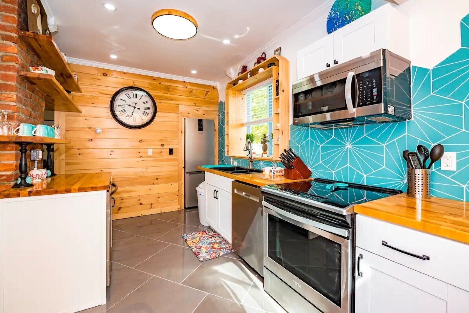 Catskills Old Falls House (Winter Months)