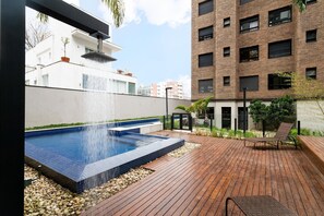 Kolam renang outdoor