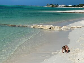Beach nearby, sun-loungers, beach towels