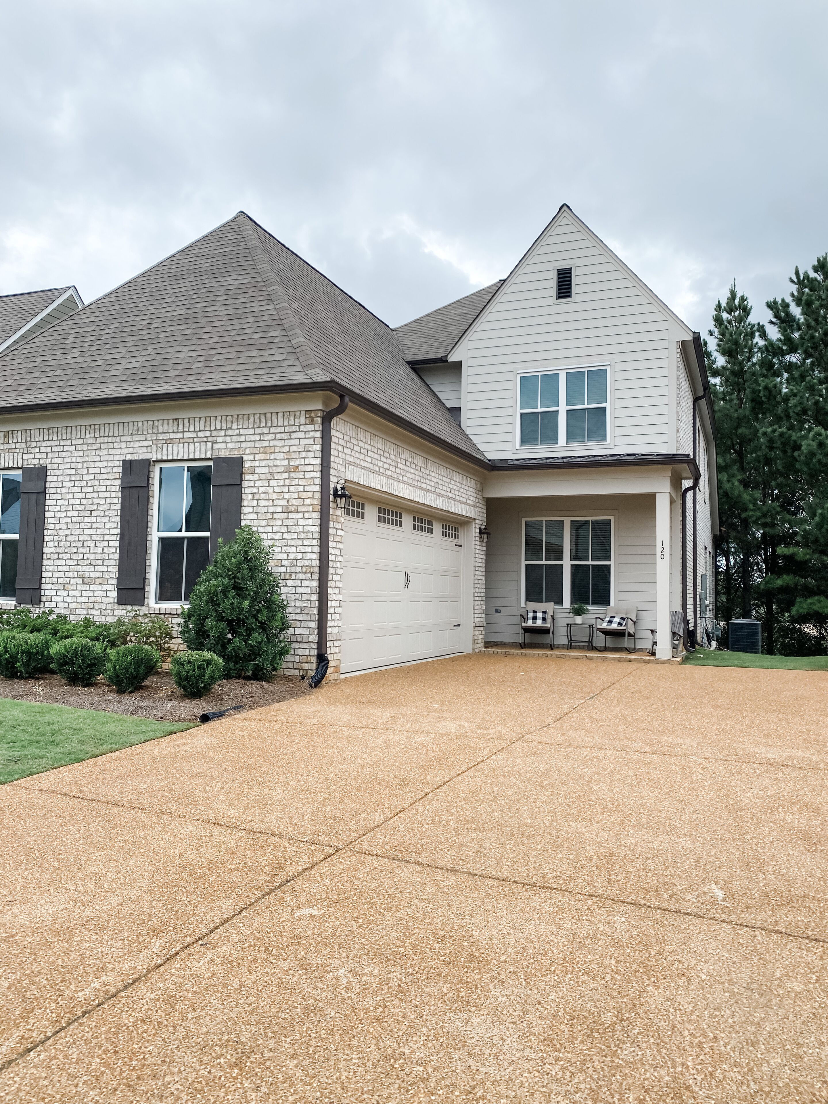 Close to the square and the stadium!