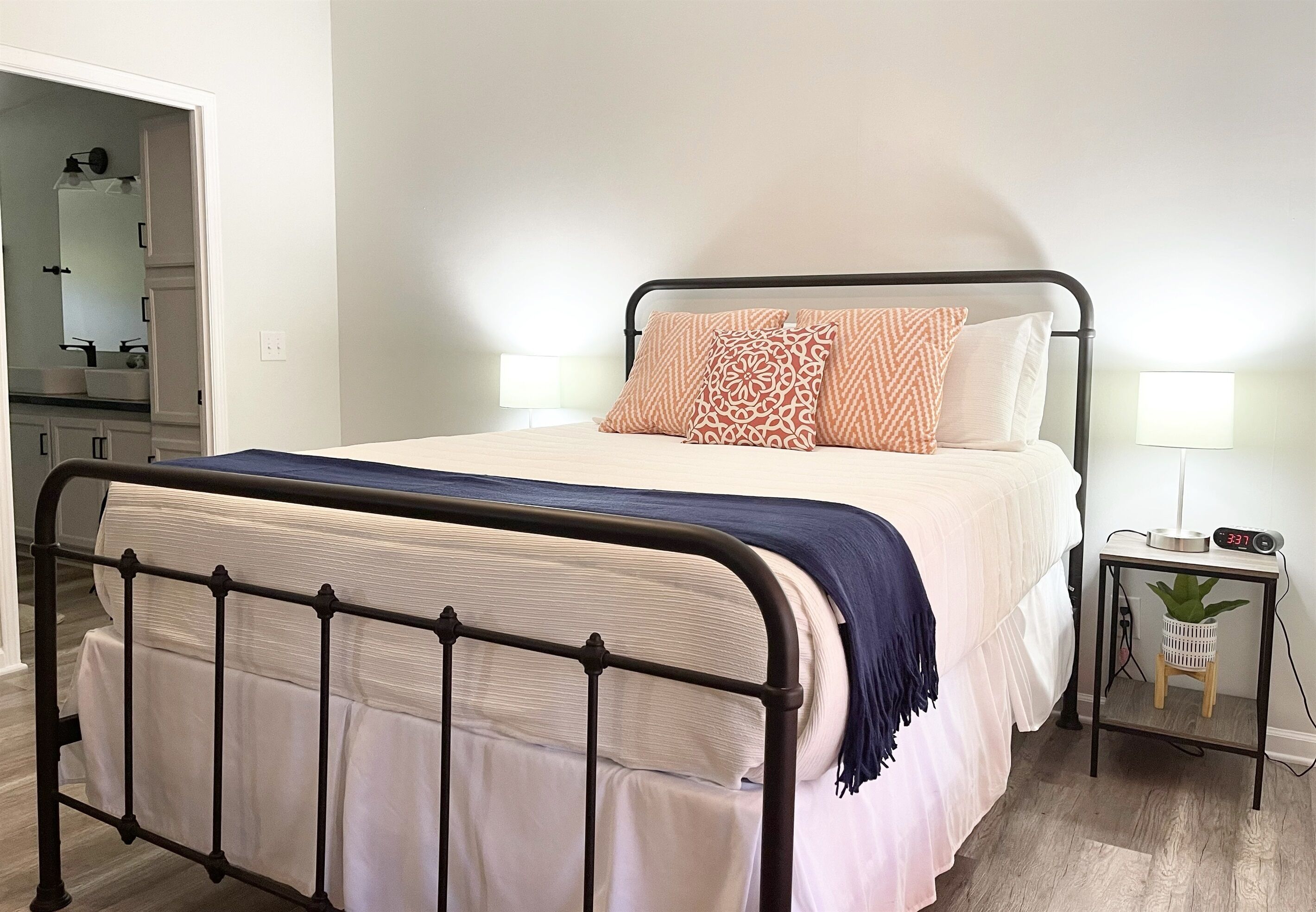 Cheerful 3 Bdrm Mfd Home w/ Relaxing Atmosphere