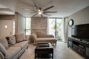 Smart TV, livros, impressoras