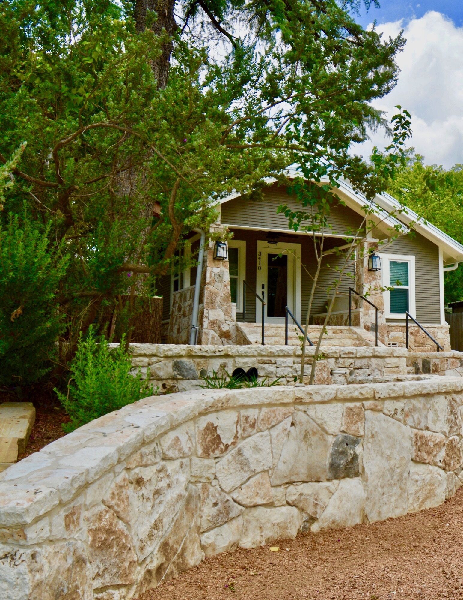 Clean & Bright Cottage in Hill Country with Private River Access