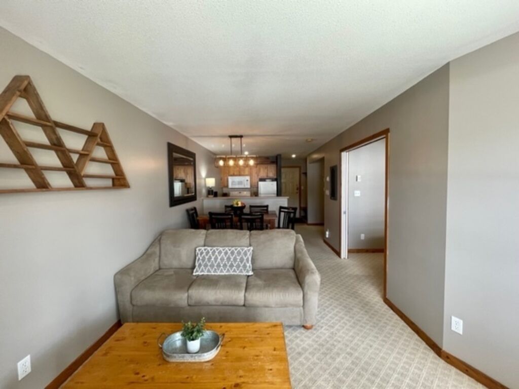 Affordable Creekside Condo with Balcony - Overlooking Silver Queen Chair