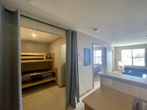 2 bedrooms, free WiFi, bed sheets, wheelchair access