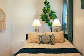 1 bedroom, iron/ironing board, travel cot, WiFi