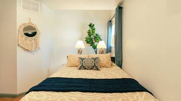 Iron/ironing board, travel crib, WiFi, bed sheets