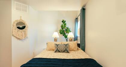 COZY, BEAUTIFUL APARTMENT AT AVANTI COVE