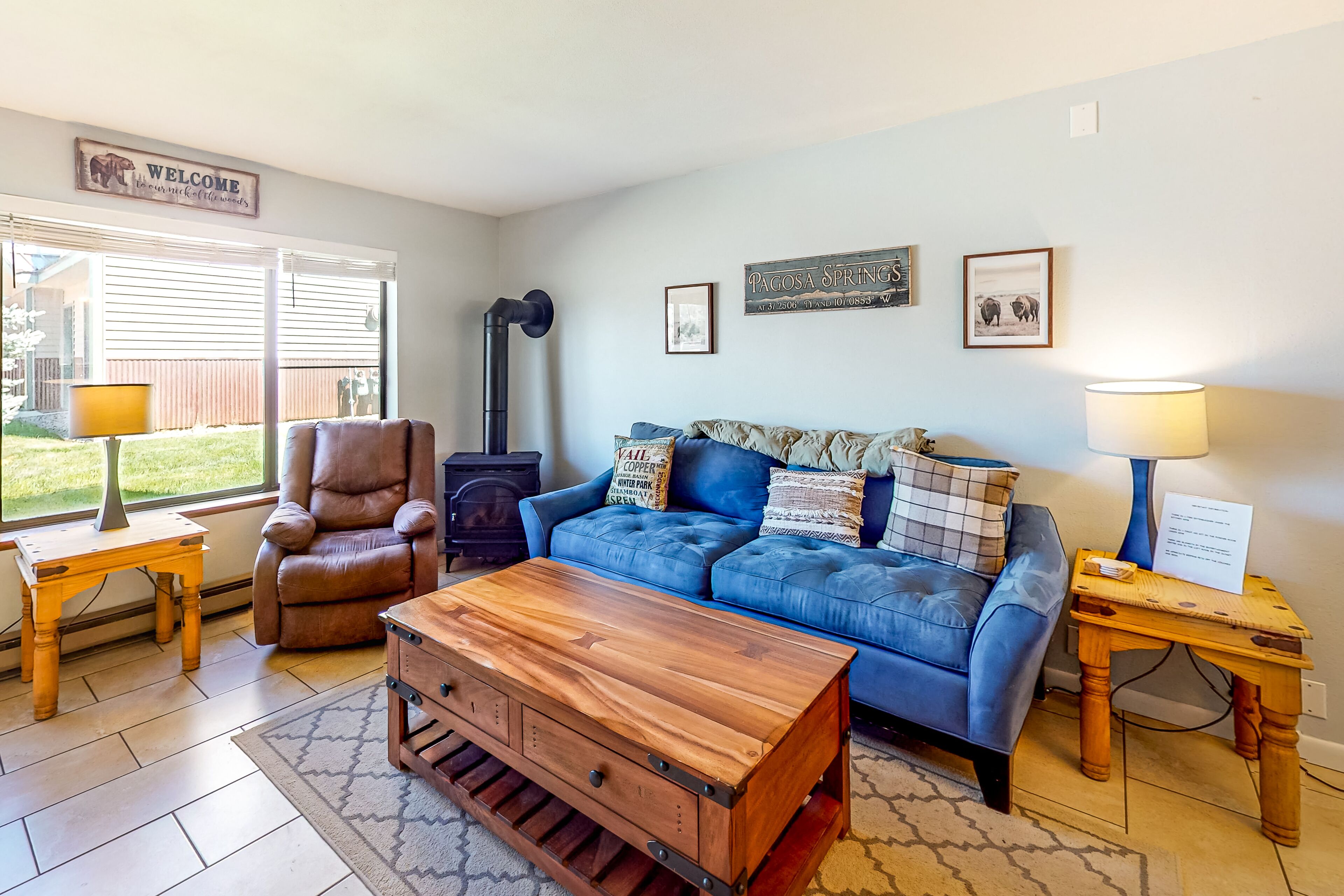 Two-story, dog-friendly townhouse with a washer/dryer & a full kitchen