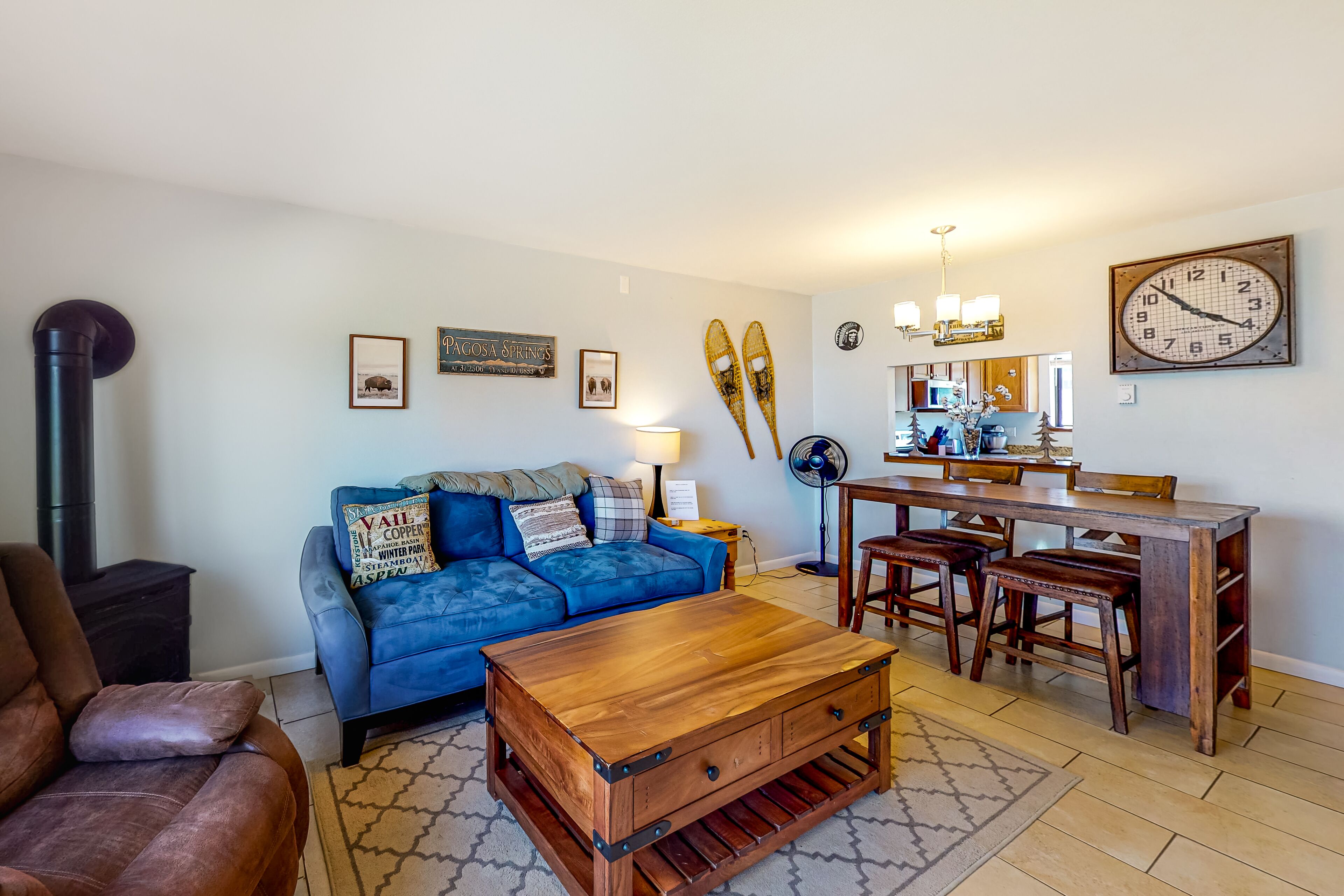 Two-story, dog-friendly townhouse with a washer/dryer & a full kitchen