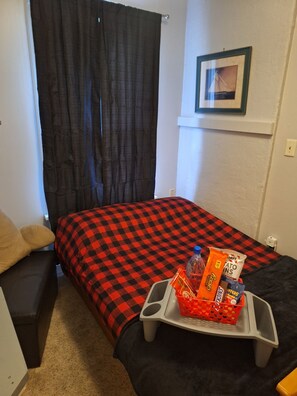 1 bedroom, desk, iron/ironing board, free WiFi