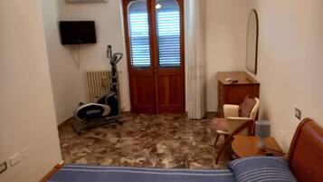 2 slaapkamers, een strijkplank/strijkijzer, wifi, beddengoed