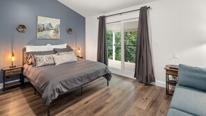 5 bedrooms, in-room safe, desk, iron/ironing board