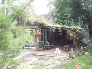 Property grounds - The Hoblet (Welland)