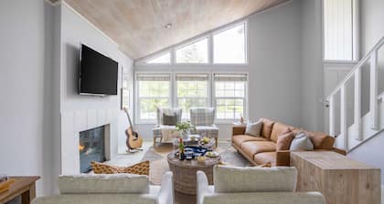 Black Oak by Avantstay Modern & Chic Santa Rosa Hideaway With Pool Table, & Fire Pit