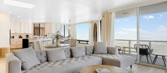 Beachfront Home w/ Ocean Views Right on Mission Beach Belmont by Avantstay