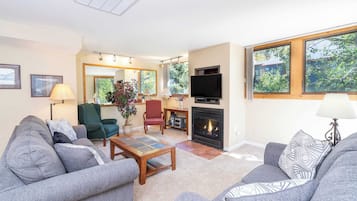 House (2 Bedrooms) | Front of property