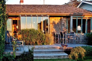 Outdoor dining - Arch Cape Escape by Avantstay Sensational Clift Top Home w/ Pacific Ocean Views (Arch Cape)