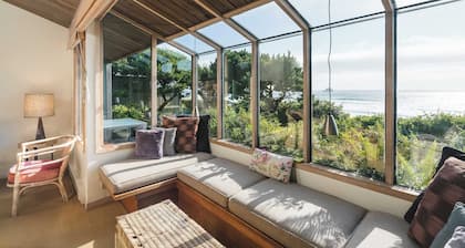 Arch Cape Escape by Avantstay Sensational Clift Top Home w/ Pacific Ocean Views