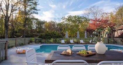 Cortland by Avantstay Charming Heritage Estate w/ Private Lake & Pool