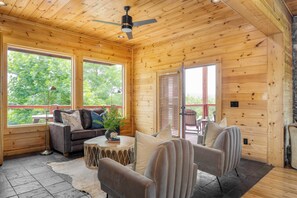 Interior - Pine Rise by Avantstay10mins to Pigeon Forge! (Sevierville)