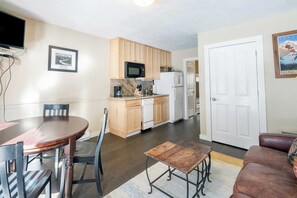 House (1 Bedroom) | Interior
