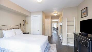 House (1 Bedroom) | Interior