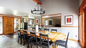 Casa (Multiple Bedrooms) | Interior