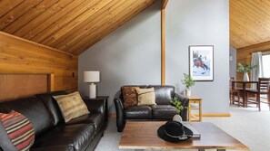 House (Multiple Bedrooms) | Bahagian dalam