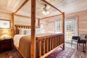 House (5 Bedrooms) | Interior - Sugar Cove by Avantstay Cabin by The River! w/ Hot Tub, Pool Table & Guest House! (Gatlinburg)