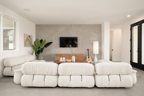 55-Zoll-Fernseher mit Digitalempfang, Streaming-Dienste