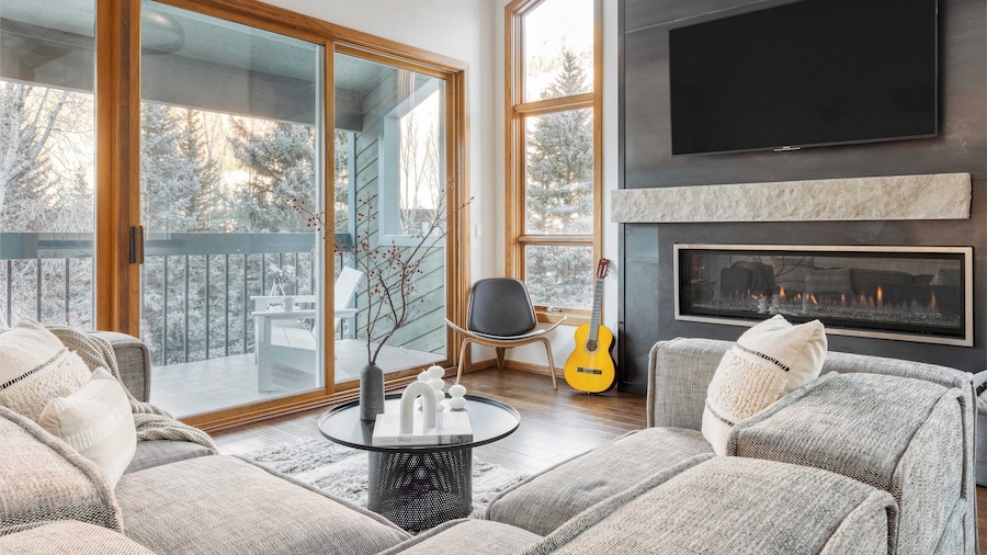 Pandora by Avantstay Modern Mountain Escape in Great Location @ Entrance of Bear Creek Trail