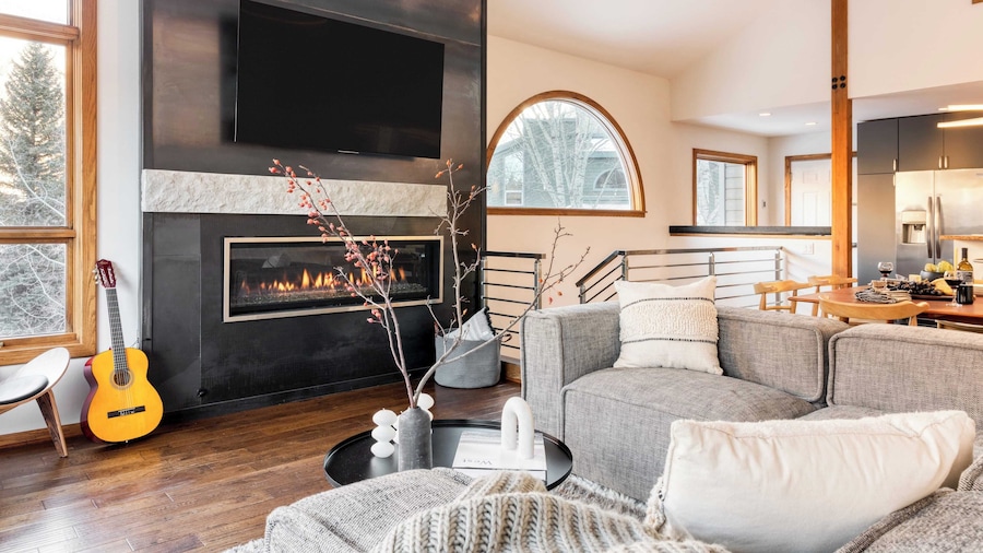 Pandora by Avantstay Modern Mountain Escape in Great Location @ Entrance of Bear Creek Trail