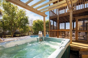 Interior - Raven by Avantstay Entertainers Dream w/ Pool, Hot Tub, Game Room! 9 Brs! (Sullivan's Island)
