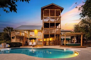 House (Multiple Bedrooms) | Front of property - Raven by Avantstay Entertainers Dream w/ Pool, Hot Tub, Game Room! 9 Brs! (Sullivan's Island)