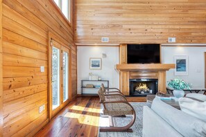 House (Multiple Bedrooms) | Interior - Raven by Avantstay Entertainers Dream w/ Pool, Hot Tub, Game Room! 9 Brs! (Sullivan's Island)