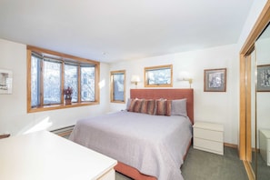 House (2 Bedrooms) | Interior - Lulu City 4B by Avantstay Beautiful Condo 100 Yards From Lift #7 Permit #:3639 (Telluride)