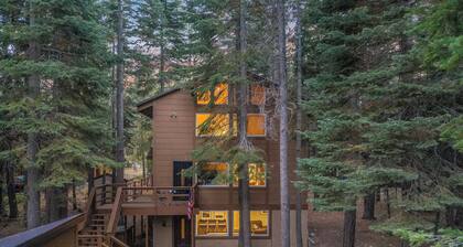Homewood by Avantstay Amazing Family Cabin w/ Hot Tub & Sauna