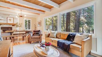 Rumah (5 Bedrooms) | Interior