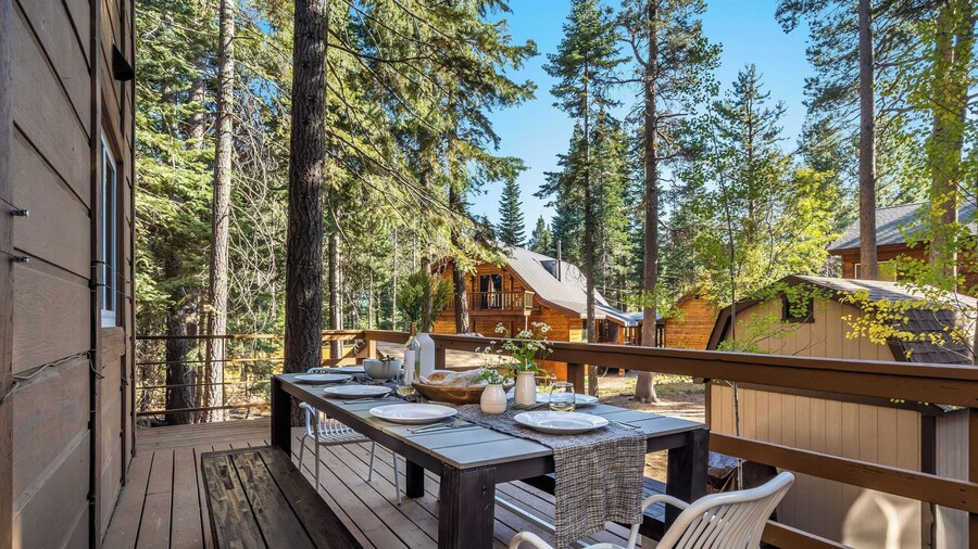 Homewood by Avantstay Amazing Family Cabin w/ Hot Tub & Sauna