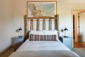 Rumah (5 Bedrooms) | 5 kamar tidur, setrika/meja setrika, dan seprai linen