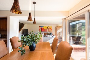 Rumah (5 Bedrooms) | Tempat makan