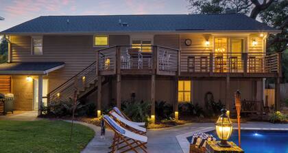 Palmetto by Avantstay Gorgeous Character Home w/ Pool, Sun Room & Pool Table!